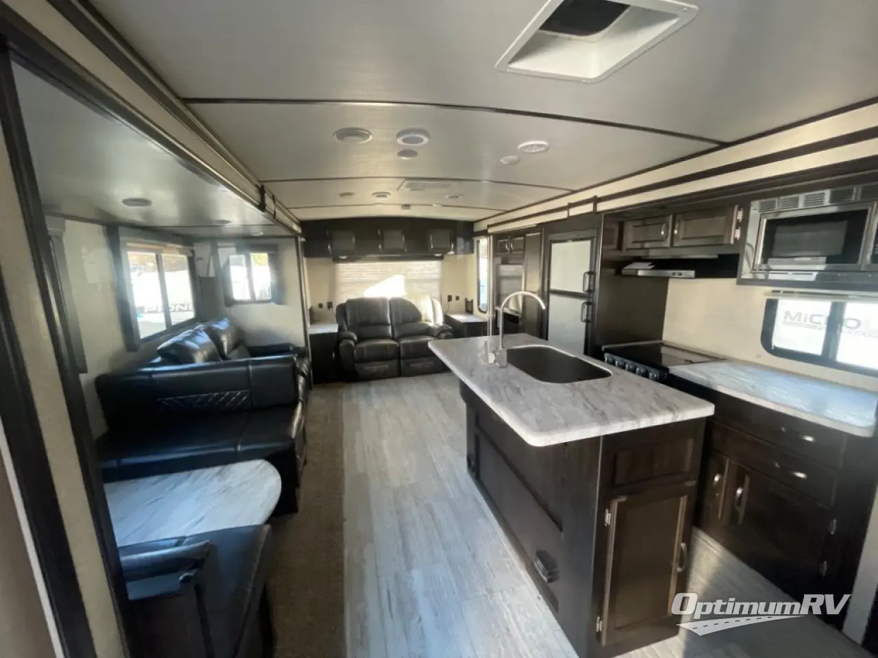 2019 Coachmen Spirit Ultra Lite 3373RL Photo 10