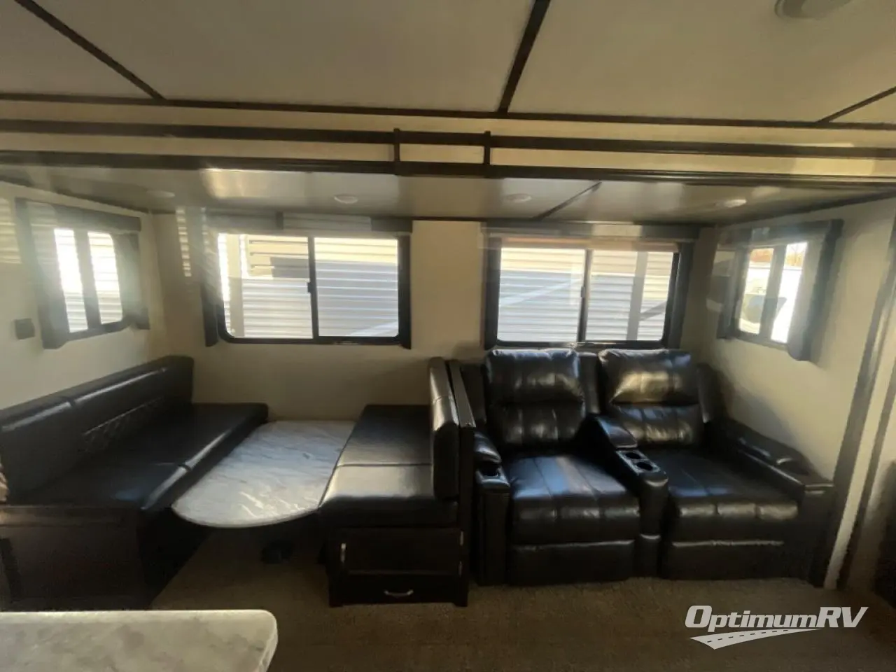 2019 Coachmen Spirit Ultra Lite 3373RL Photo 17