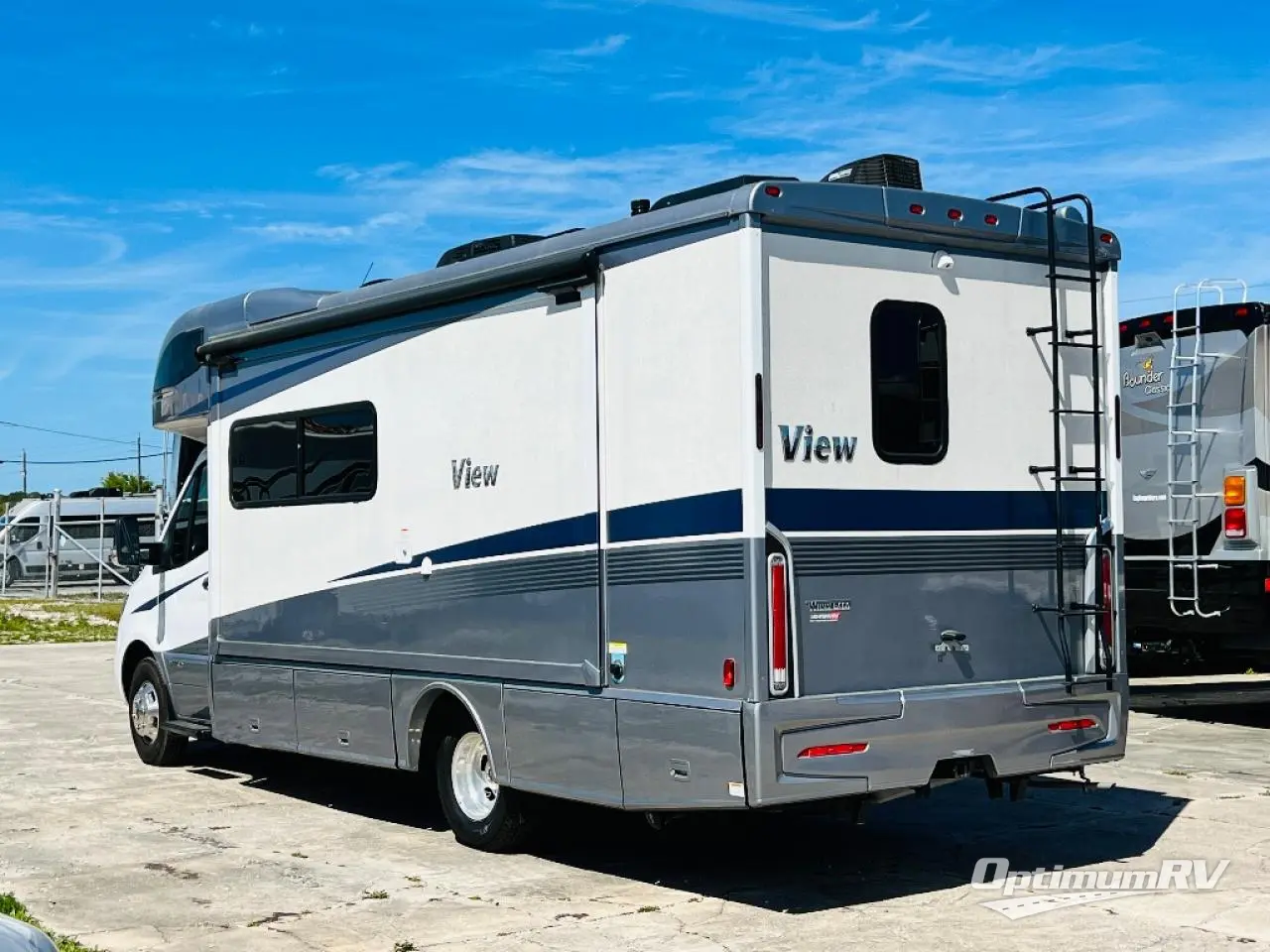 2021 Winnebago View 24D Photo 3