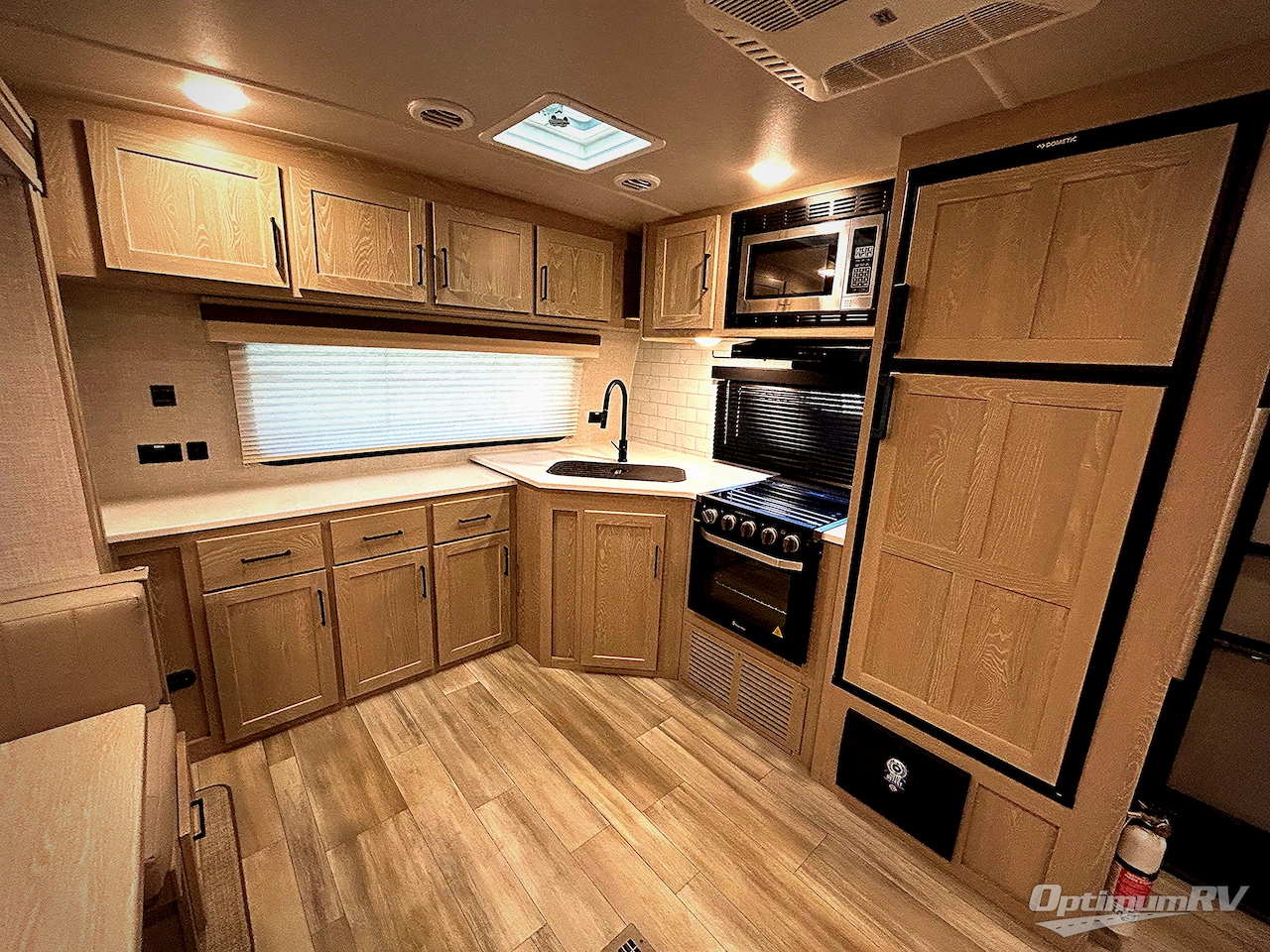 2023 Forest River Rockwood Ultra Lite 2608BS Photo 6