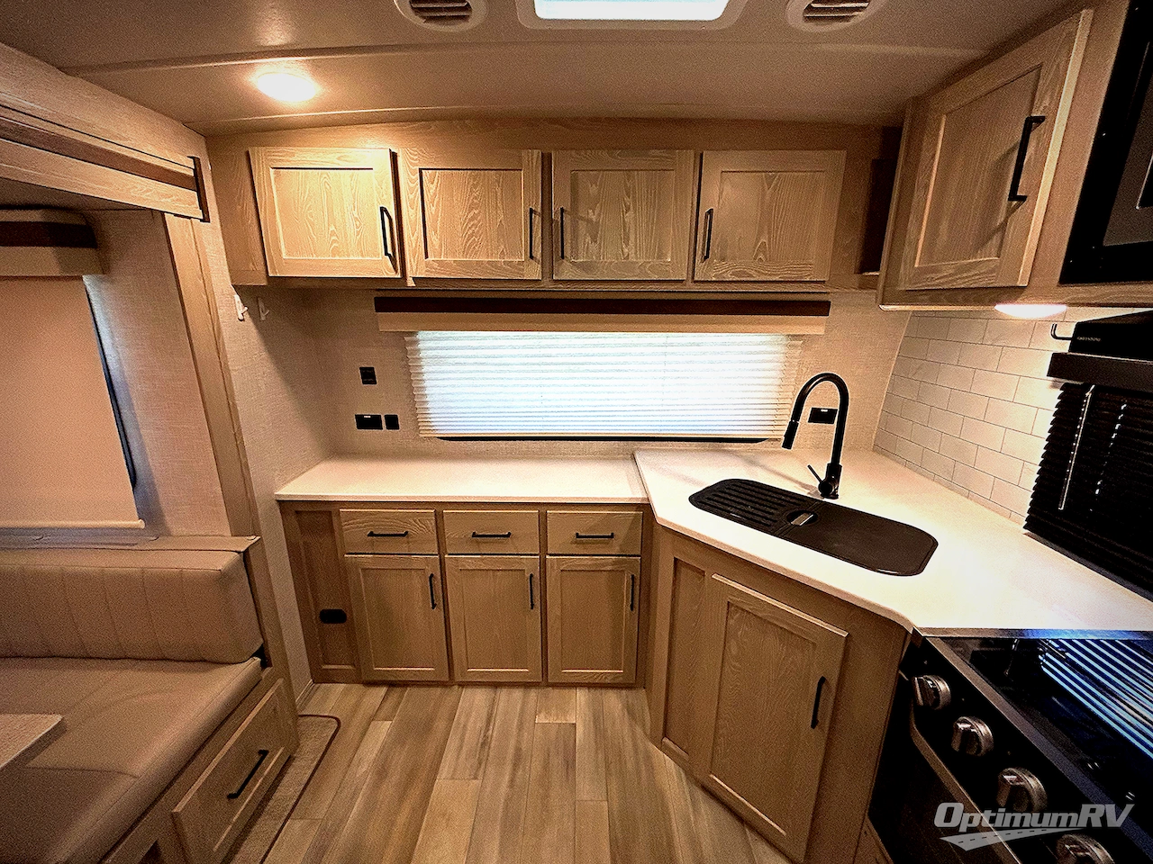 2023 Forest River Rockwood Ultra Lite 2608BS Photo 8