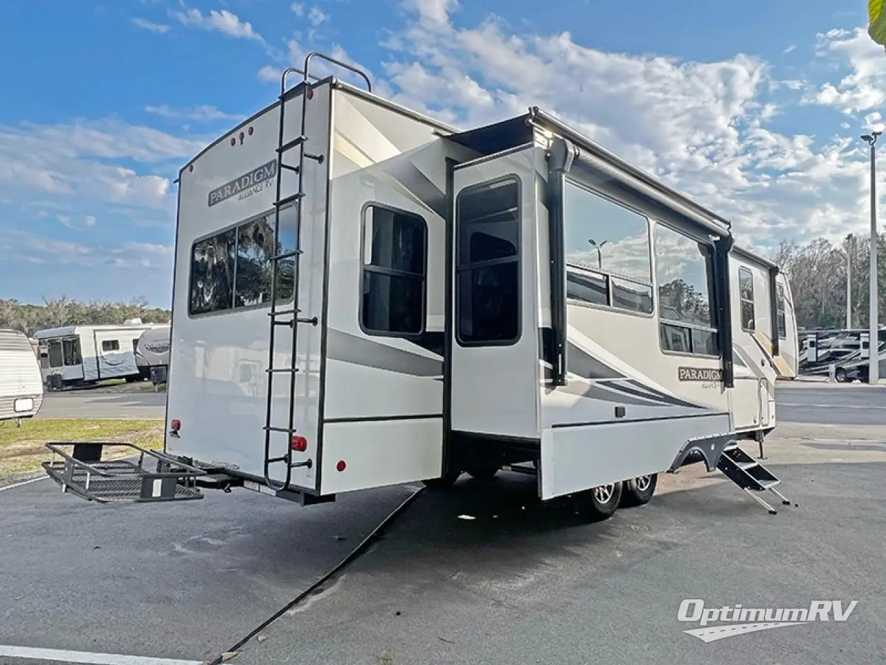 2020 Alliance Paradigm 340RL Photo 2