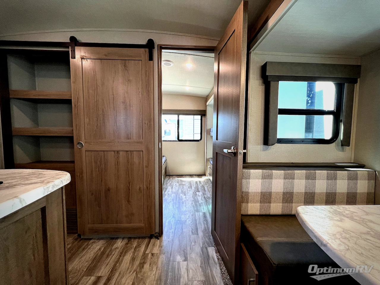 2022 Grand Design Imagine 3250BH Photo 12