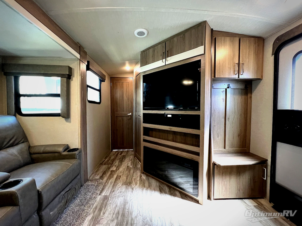 2022 Grand Design Imagine 3250BH Photo 21