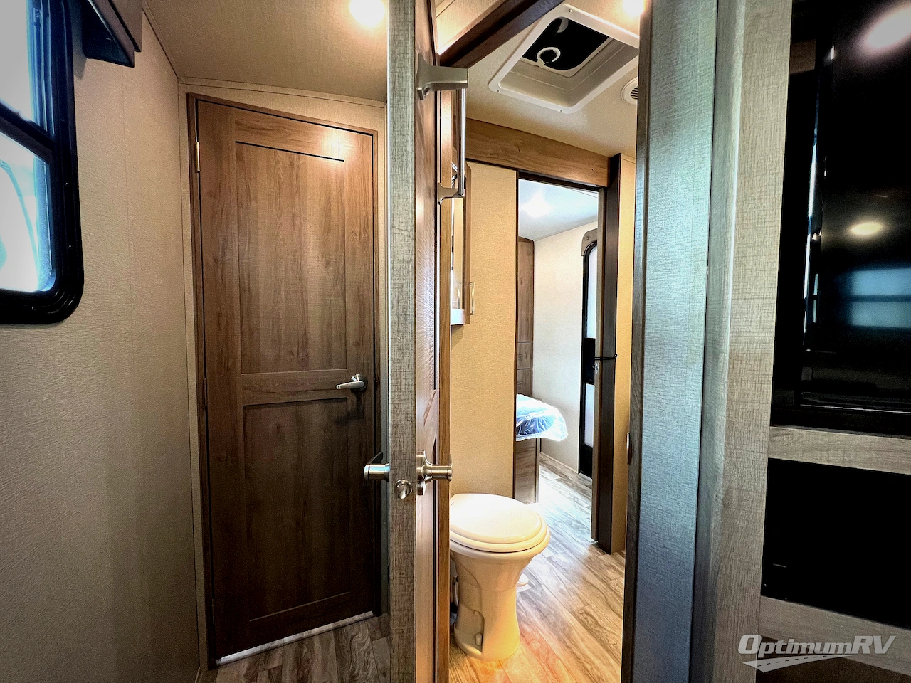 2022 Grand Design Imagine 3250BH Photo 23