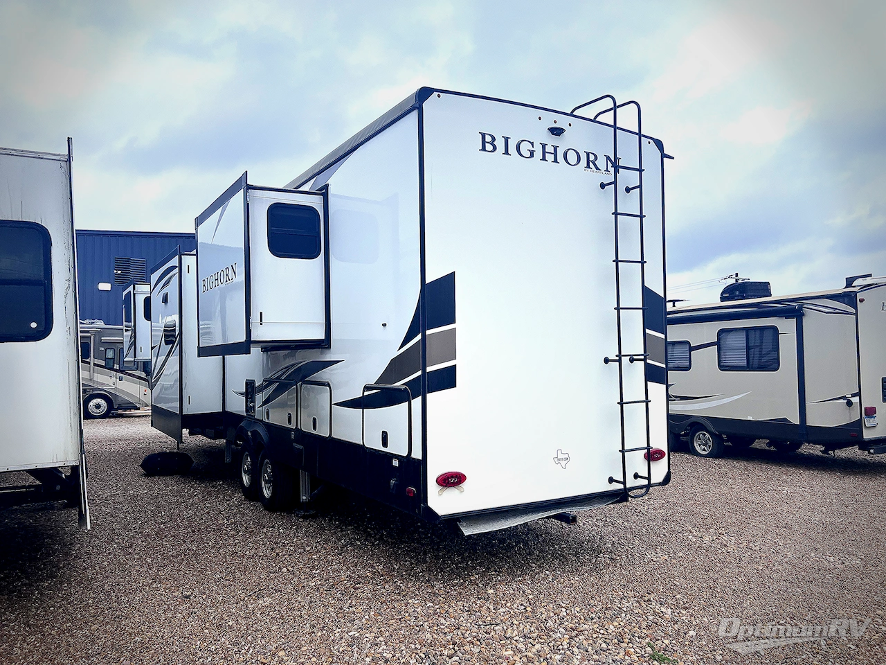 2021 Heartland Bighorn M-3950FL Photo 21