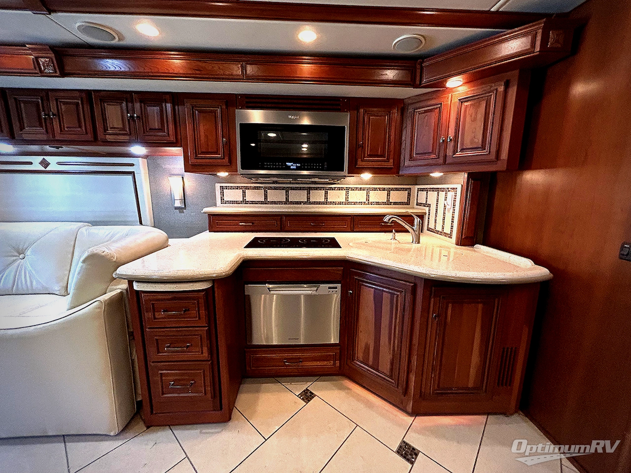 2014 Itasca Ellipse 42QD Photo 9