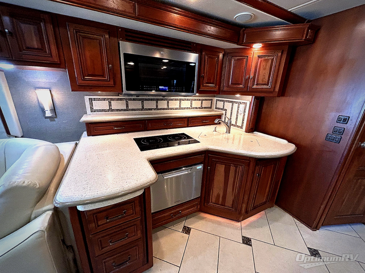 2014 Itasca Ellipse 42QD Photo 13