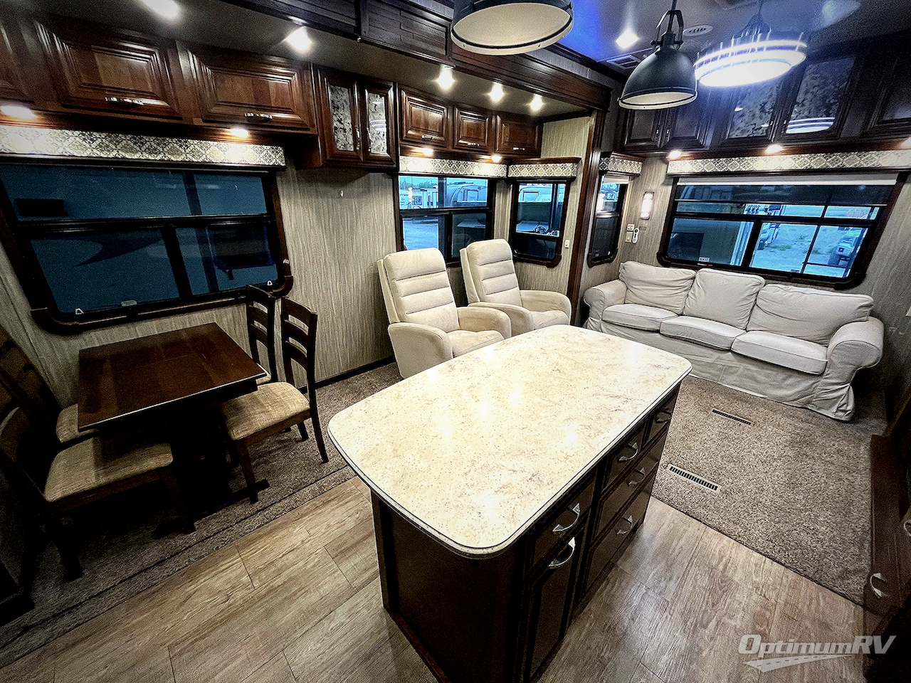2017 DRV Luxury Suites Mobile Suites Aire MSA 40 Photo 5