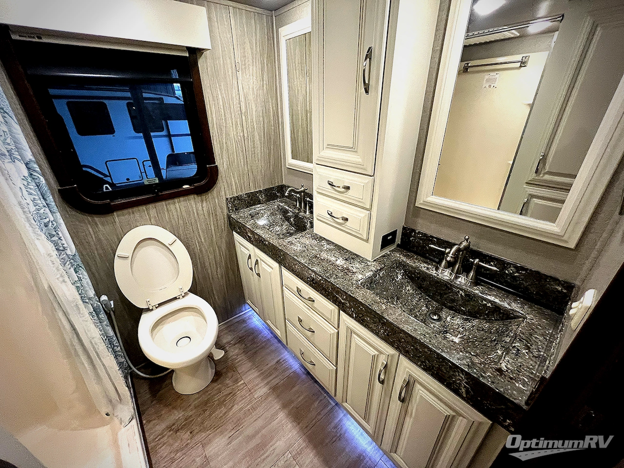 2017 DRV Luxury Suites Mobile Suites Aire MSA 40 Photo 20