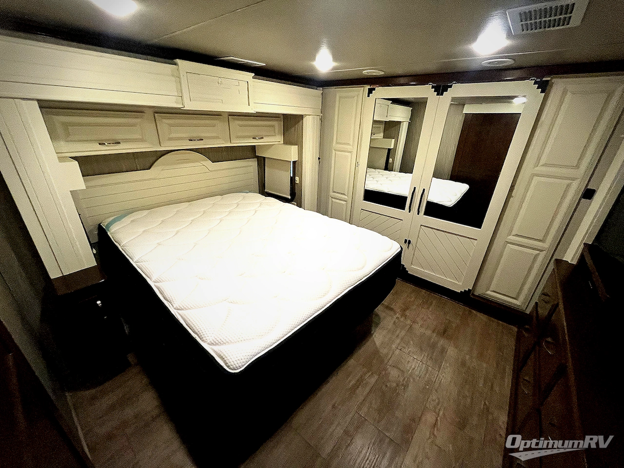 2017 DRV Luxury Suites Mobile Suites Aire MSA 40 Photo 24
