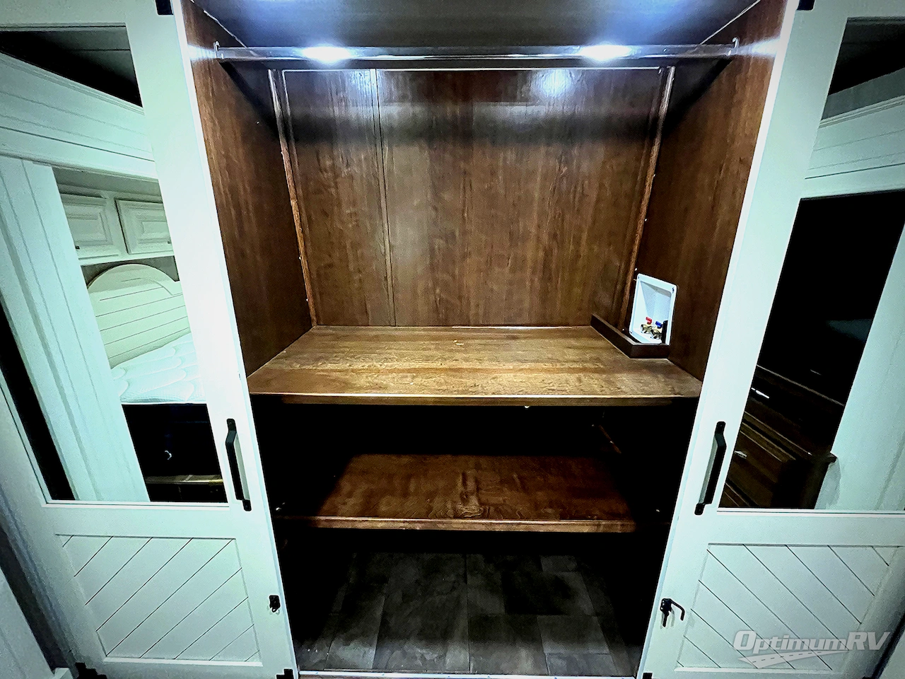 2017 DRV Luxury Suites Mobile Suites Aire MSA 40 Photo 27