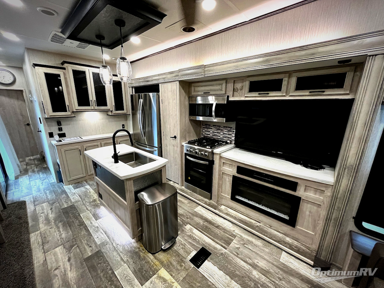 2022 Forest River Sandpiper Destination Trailers 399LOFT Photo 7