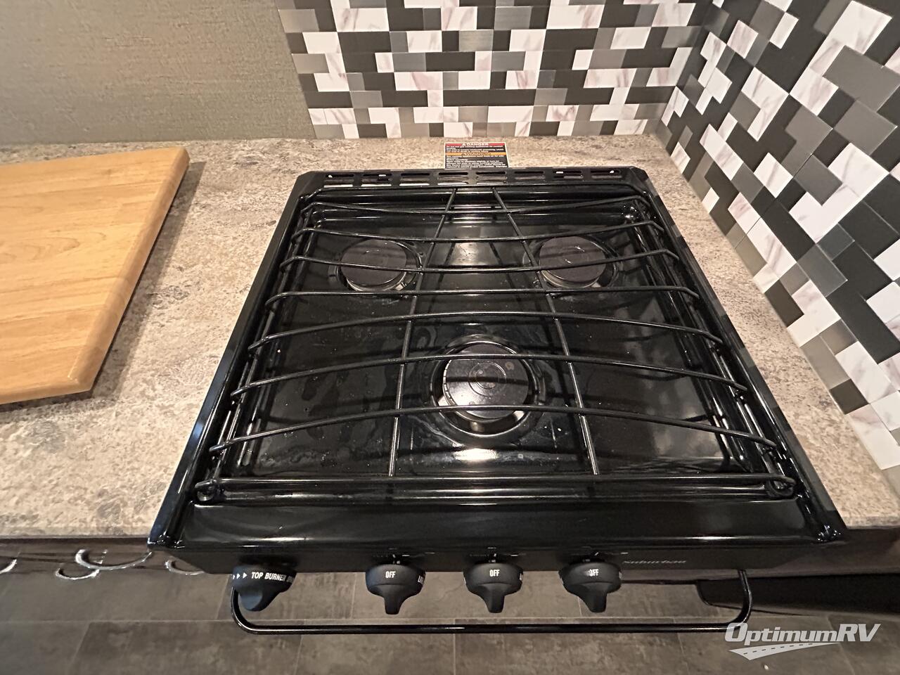 2019 Winnebago Outlook 31N Photo 12