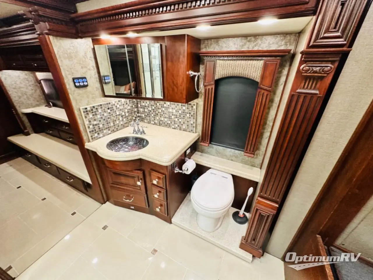 2016 Monaco Dynasty 45 Palace Photo 21