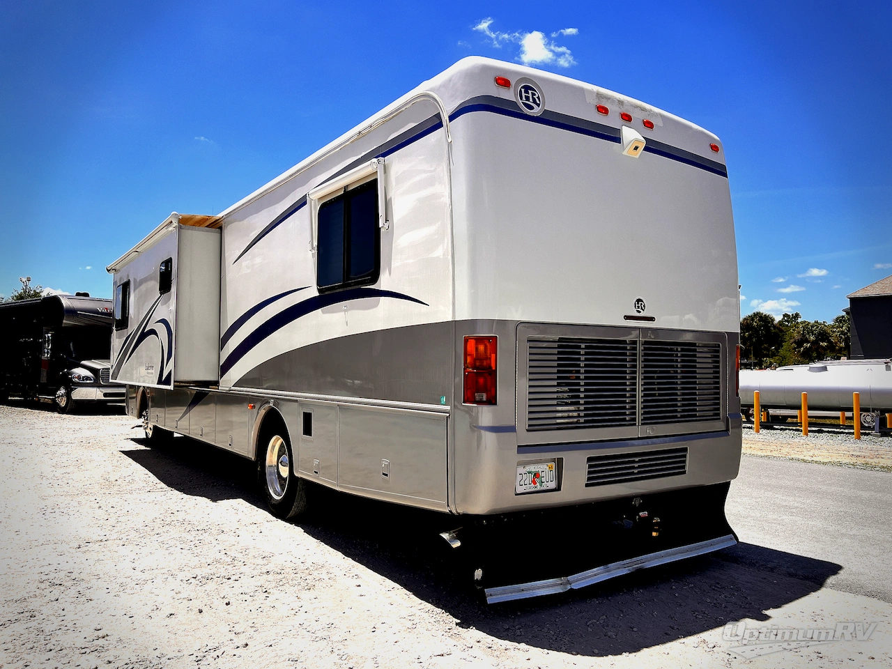 2000 Holiday Rambler Endeavor 38WDS Photo 2