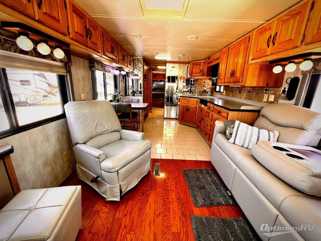 2000 Holiday Rambler Endeavor 38WDS Photo 4