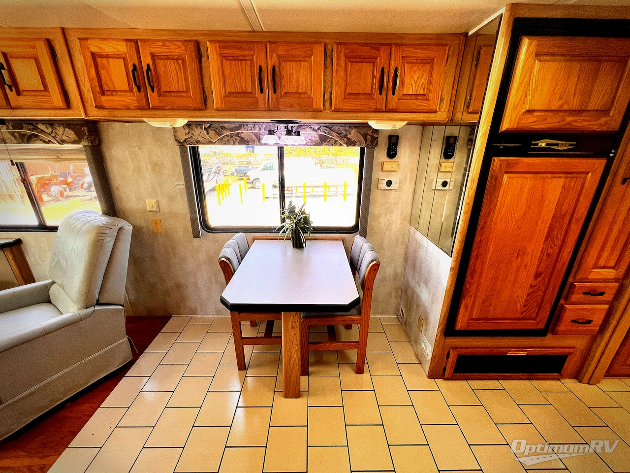 2000 Holiday Rambler Endeavor 38WDS Photo 10