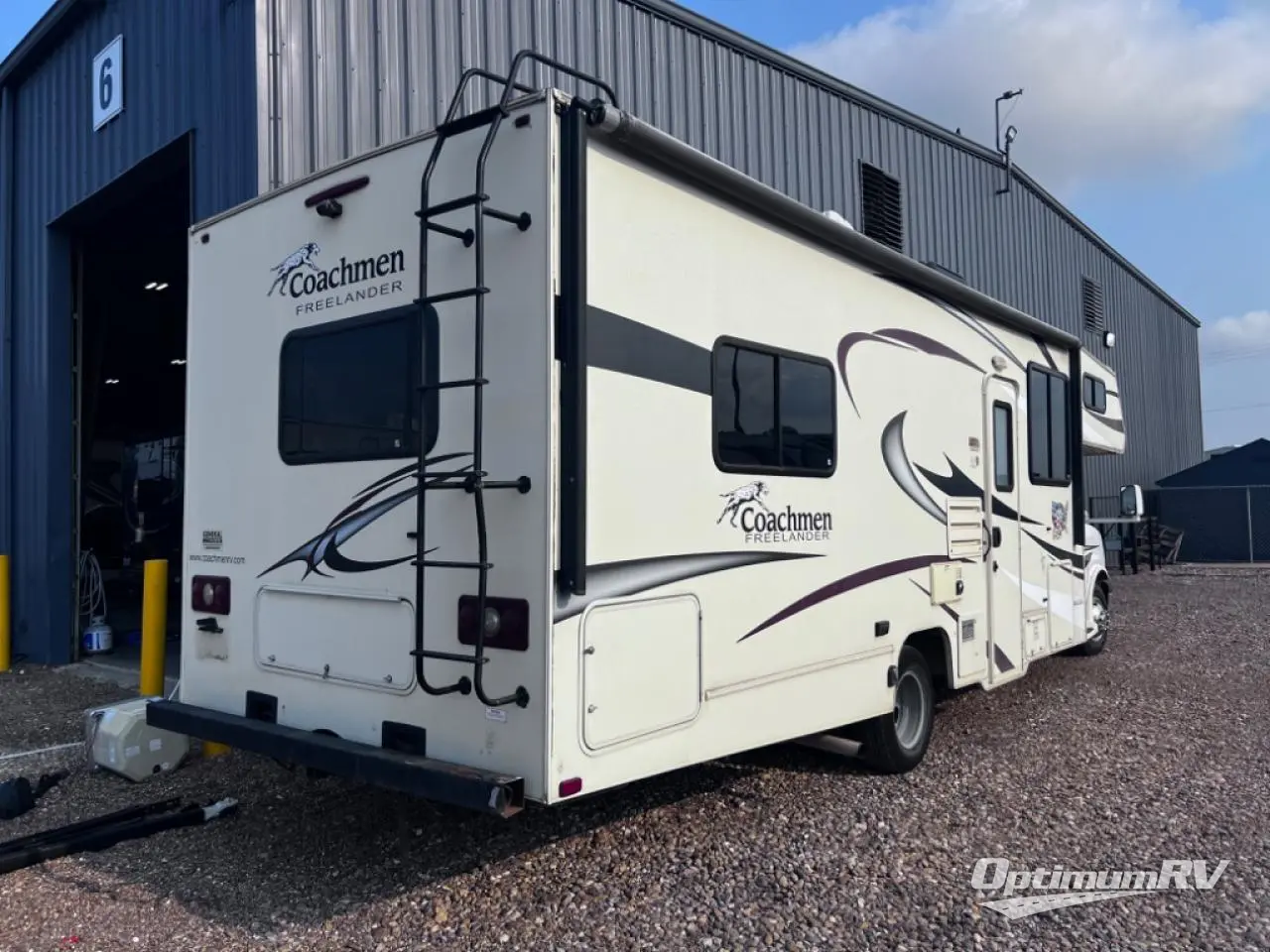 2016 Coachmen Freelander 27QB Ford 350 Photo 2