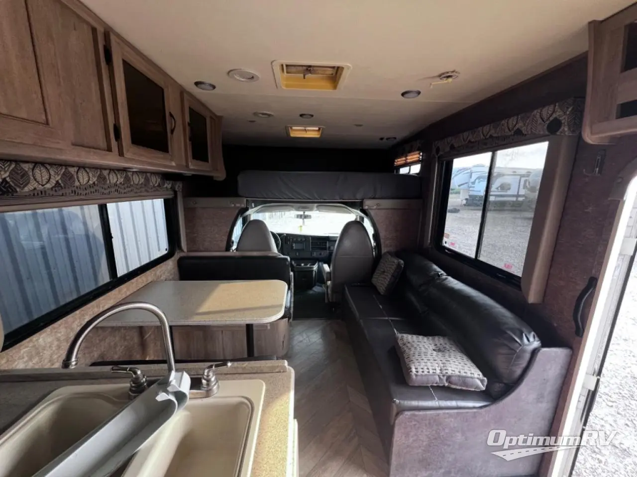 2016 Coachmen Freelander 27QB Ford 350 Photo 7