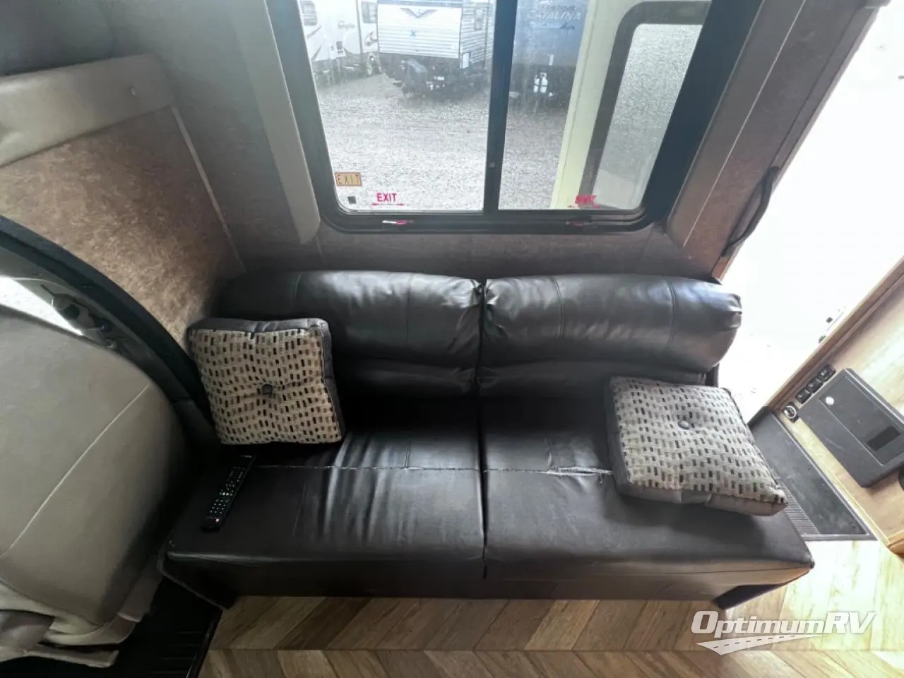 2016 Coachmen Freelander 27QB Ford 350 Photo 8