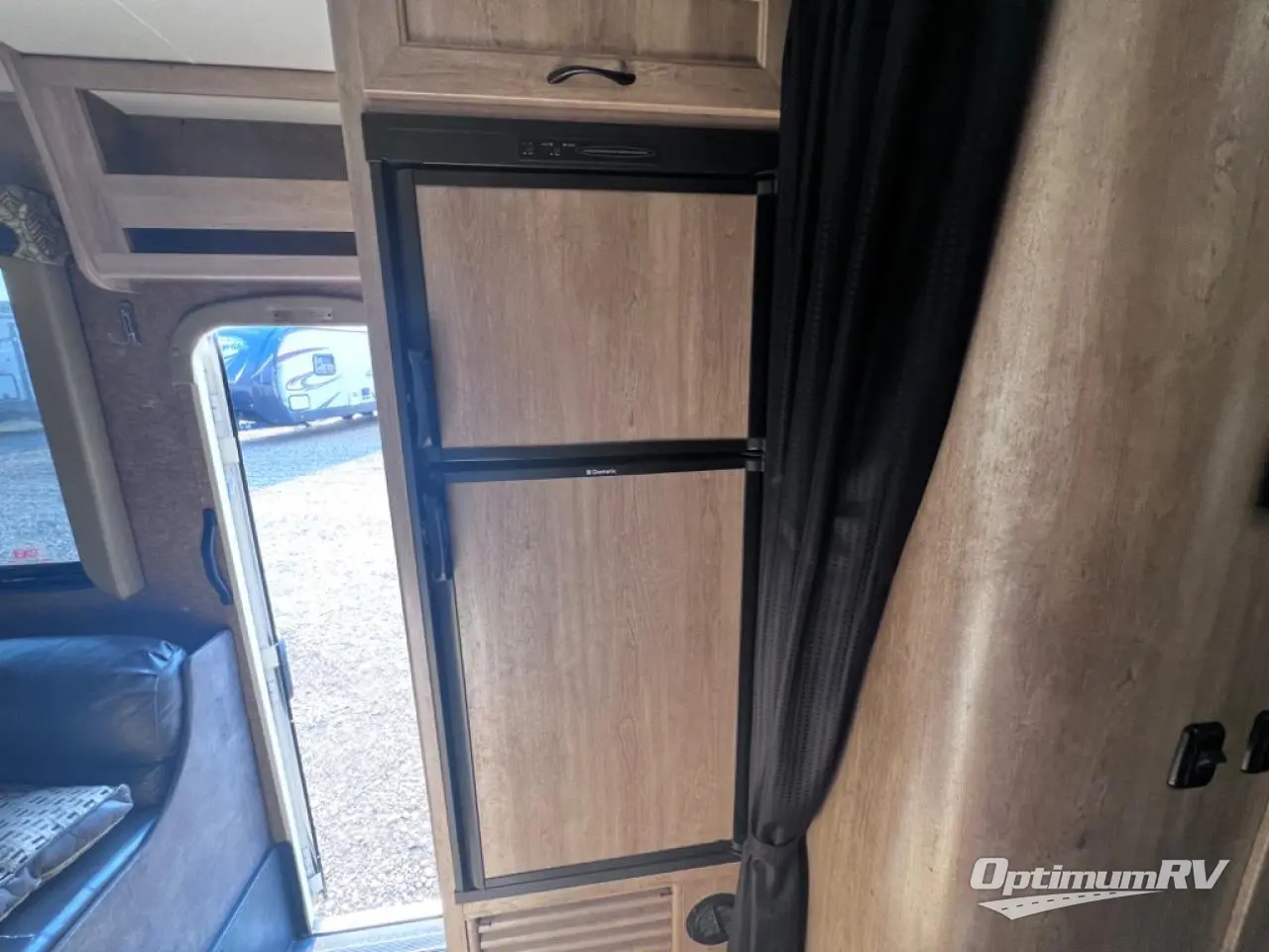 2016 Coachmen Freelander 27QB Ford 350 Photo 11