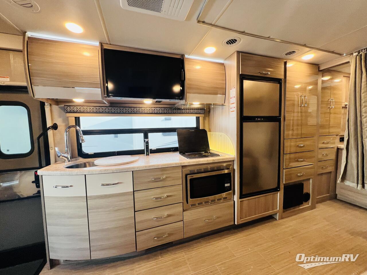 2022 Thor Tiburon Sprinter 24FB Photo 6