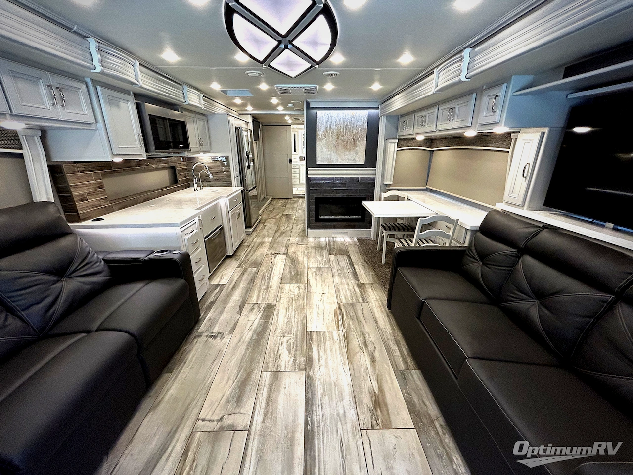 2022 Holiday Rambler Endeavor 38K Photo 4