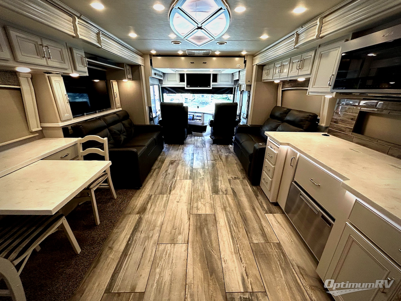 2022 Holiday Rambler Endeavor 38K Photo 5