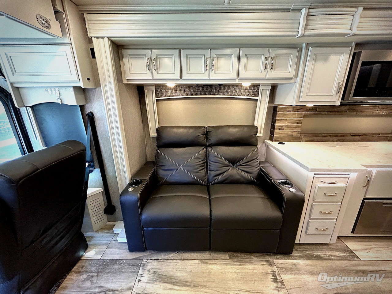 2022 Holiday Rambler Endeavor 38K Photo 11