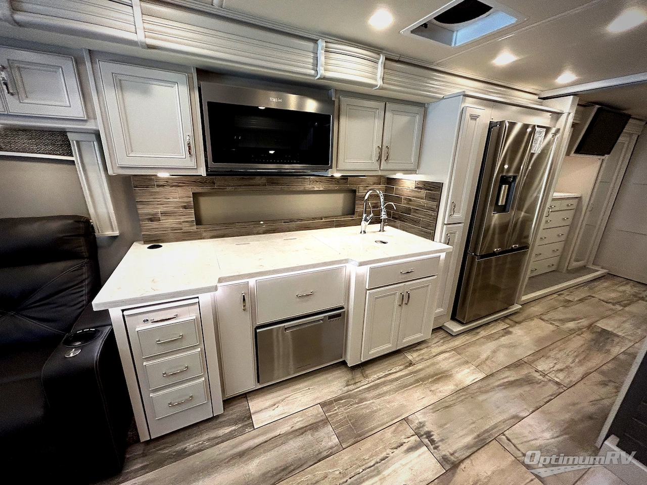 2022 Holiday Rambler Endeavor 38K Photo 12
