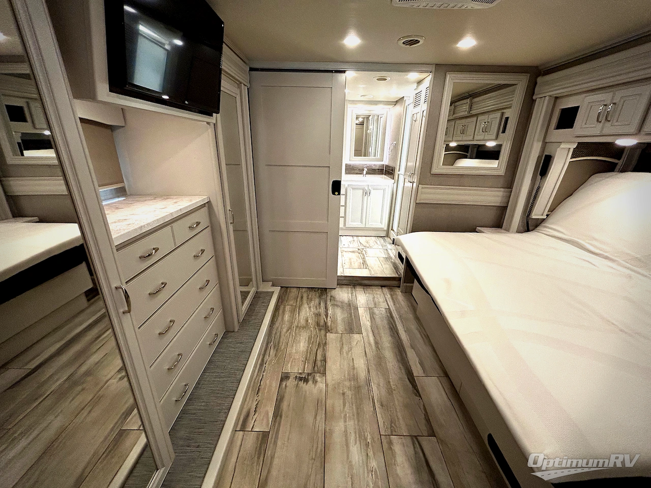 2022 Holiday Rambler Endeavor 38K Photo 17