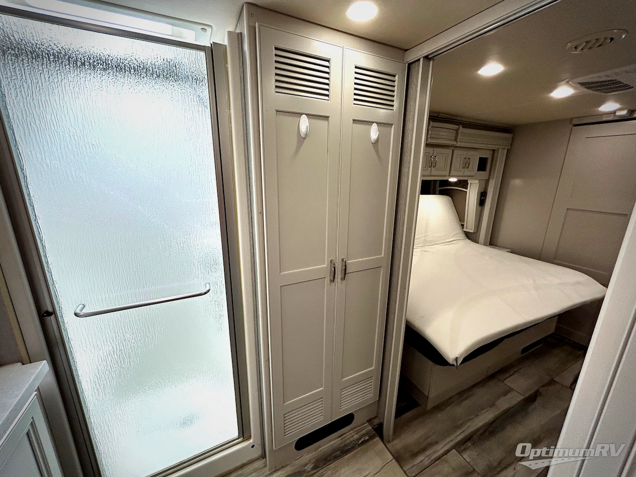 2022 Holiday Rambler Endeavor 38K Photo 21