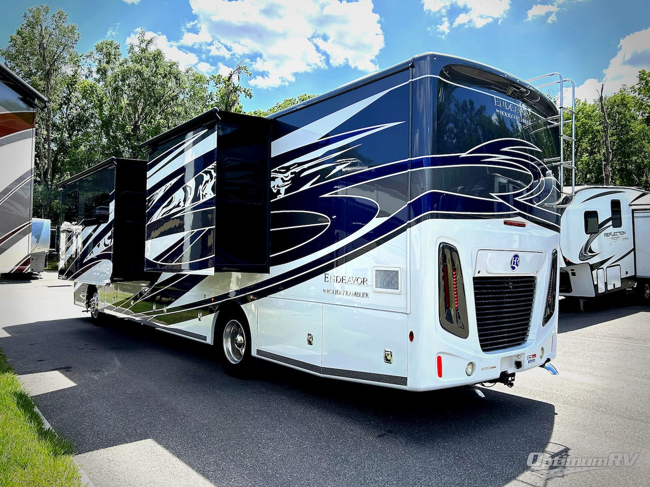 2022 Holiday Rambler Endeavor 38K Photo 3