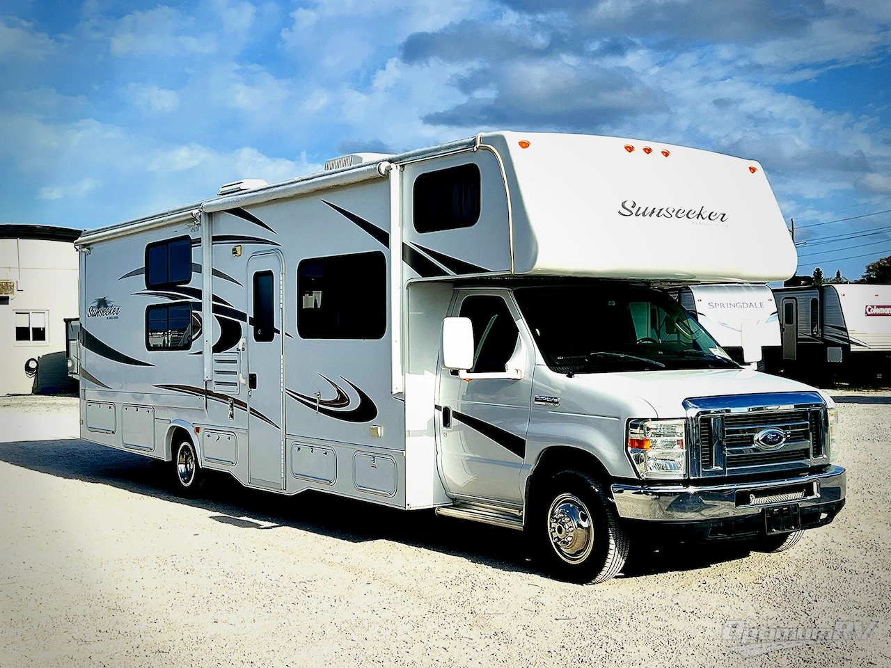 2014 Forest River Sunseeker LE 3170DS Photo 1