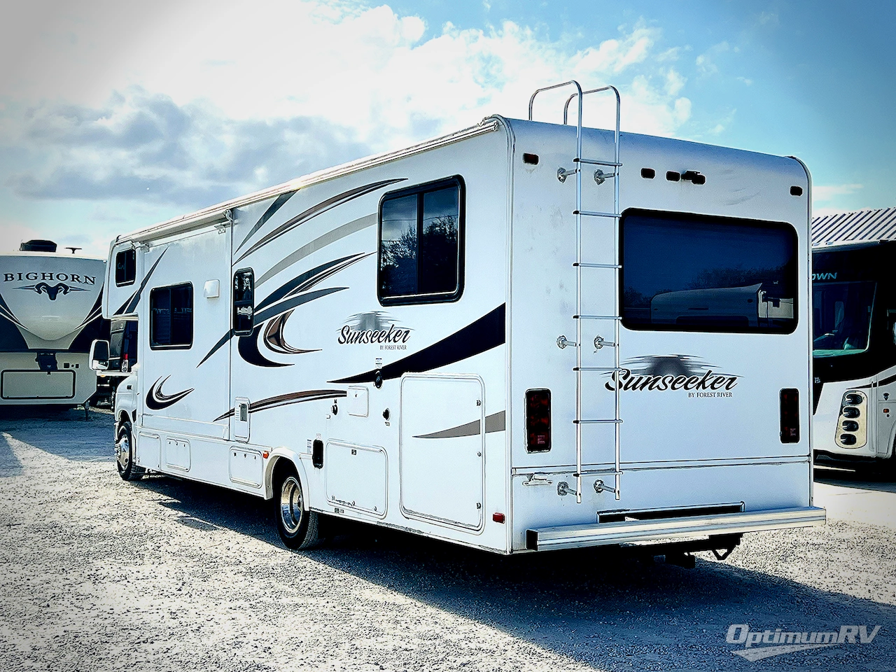 2014 Forest River Sunseeker LE 3170DS Photo 3