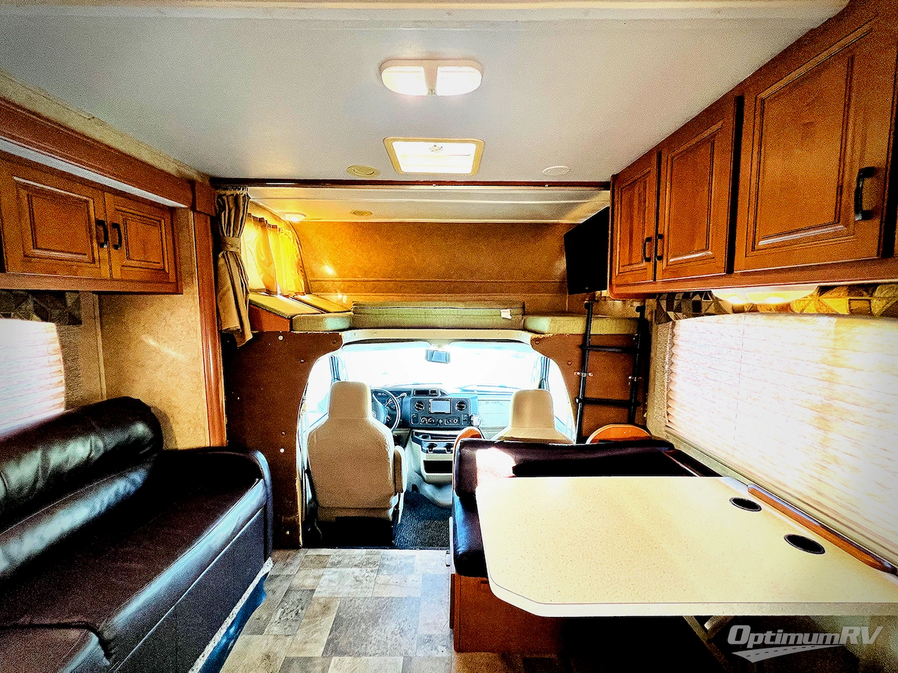 2014 Forest River Sunseeker LE 3170DS Photo 4