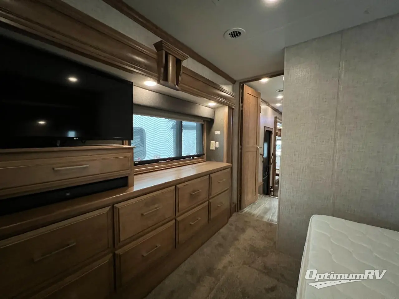 2020 DRV Luxury Suites FullHouse JX450 Photo 11