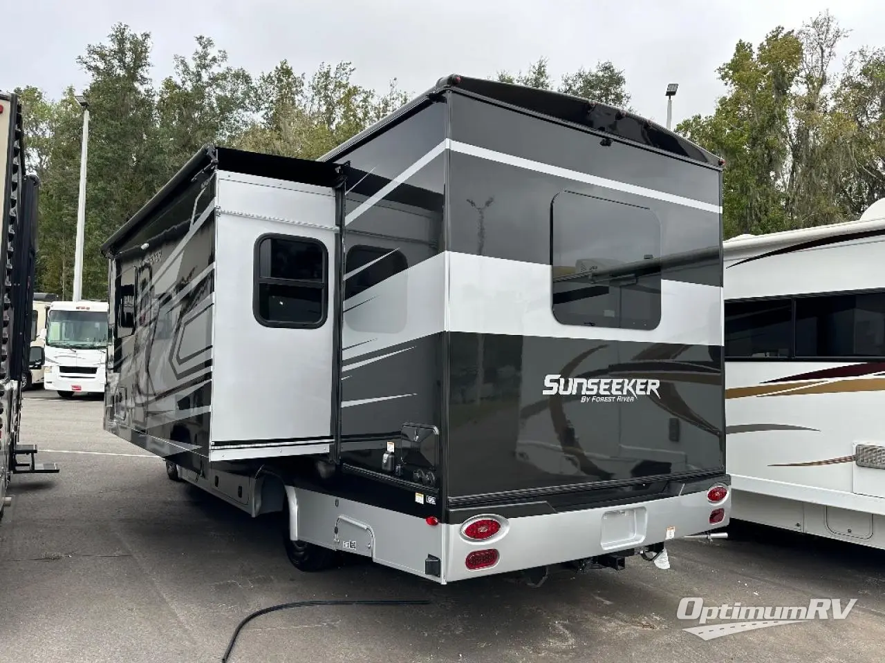 2023 Forest River Sunseeker MBS 2400T Photo 2