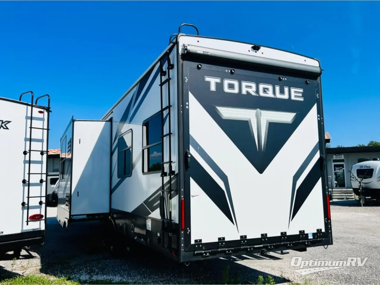 2023 Heartland Torque 371 Photo 3