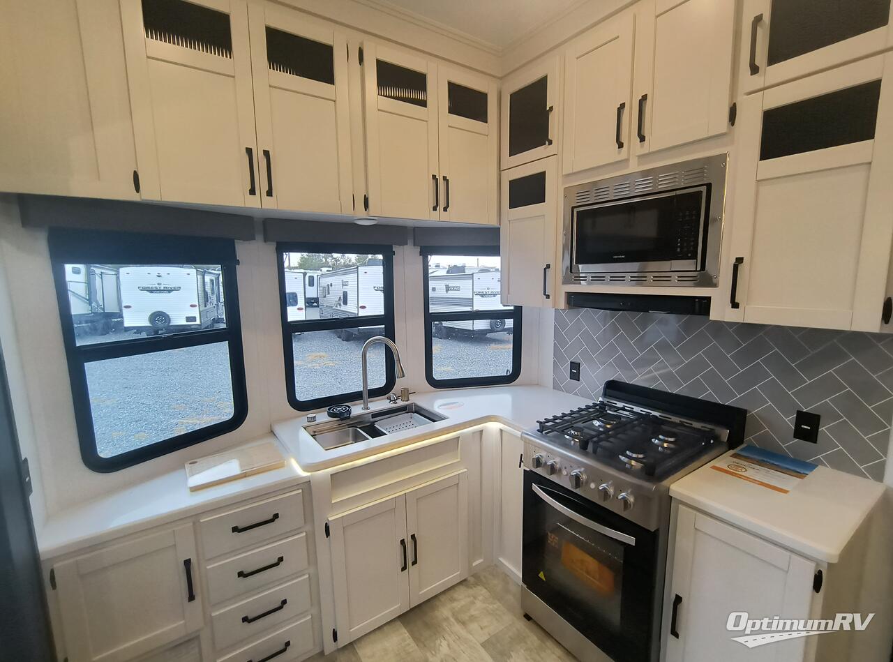 2025 Palomino Puma Destination 403LFT Photo 6