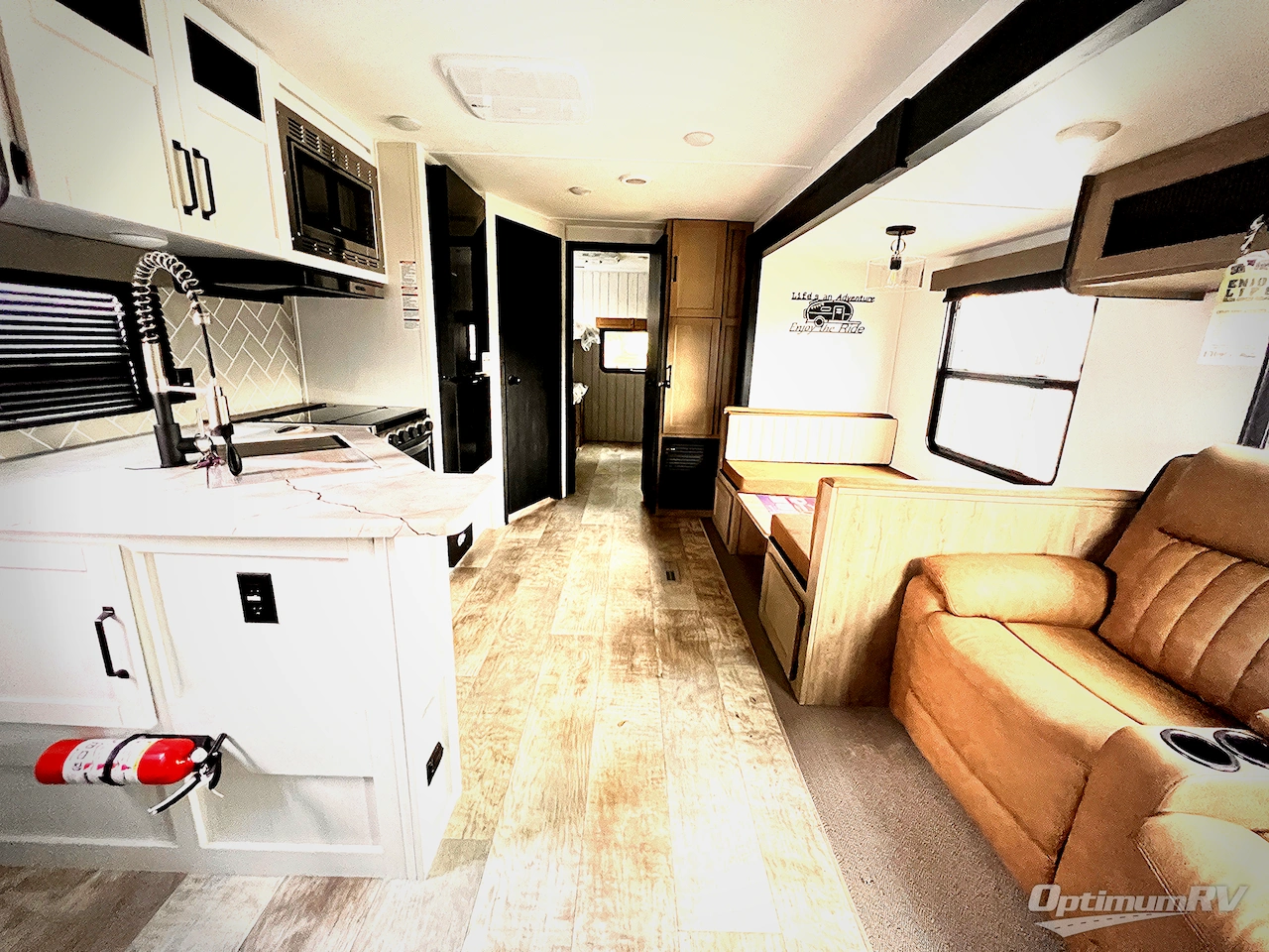 2025 Palomino Puma 32BHQS Photo 4