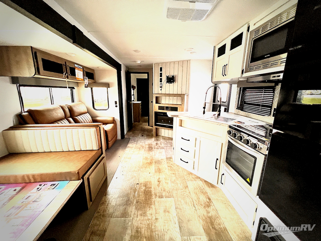 2025 Palomino Puma 32BHQS Photo 5