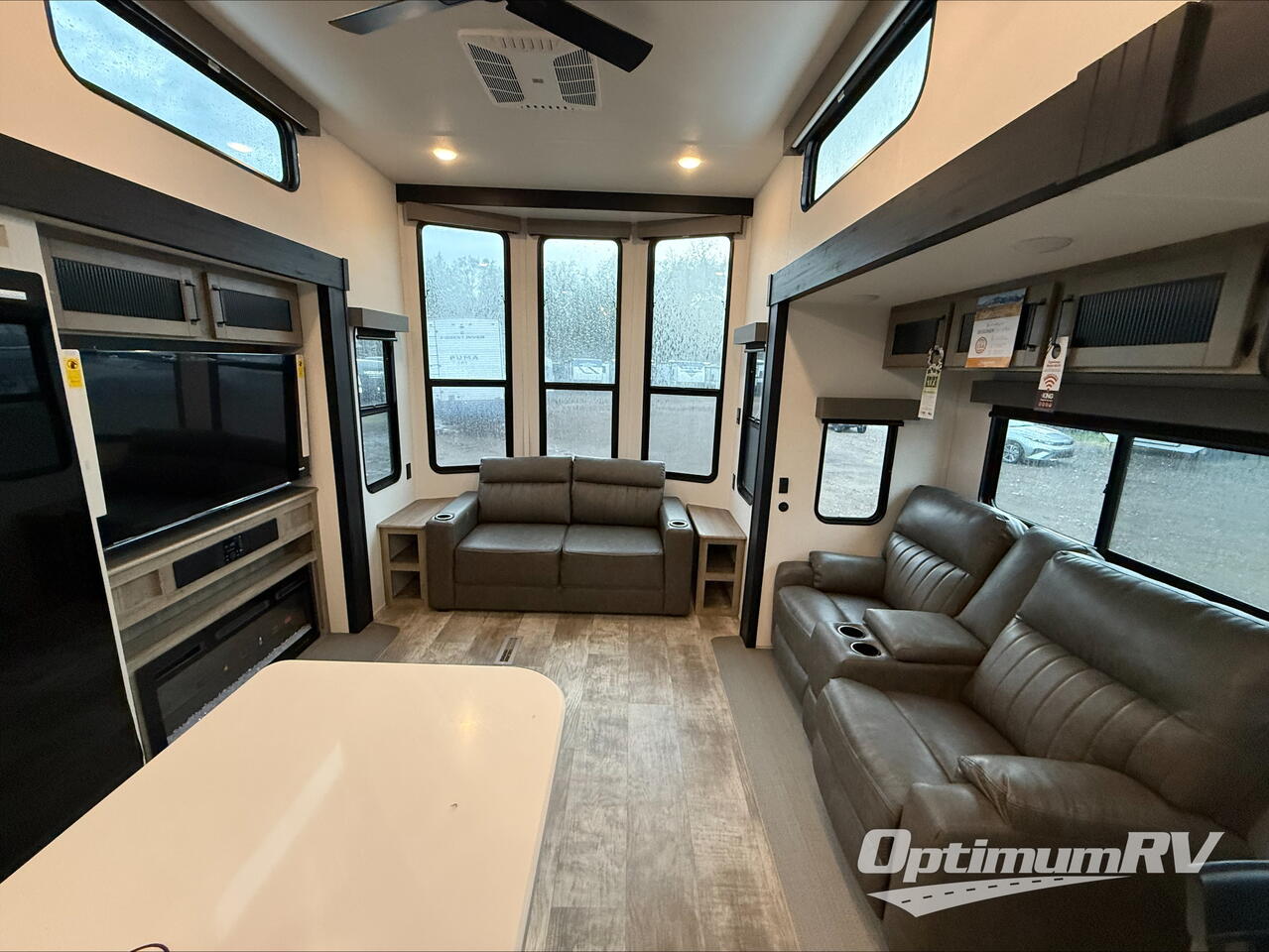 2025 Palomino Puma Destination 402LFT Photo 6