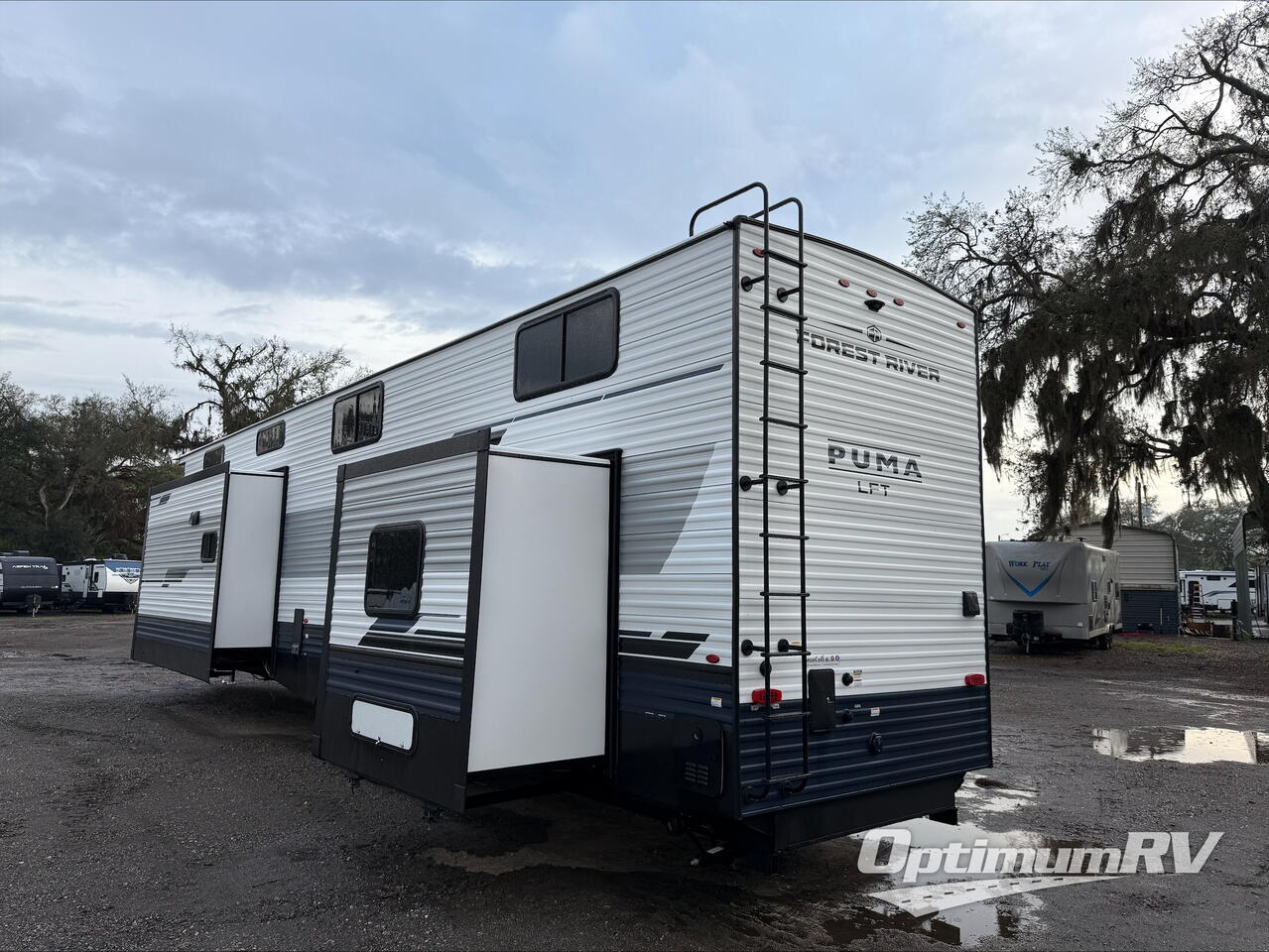 2025 Palomino Puma Destination 402LFT Photo 3