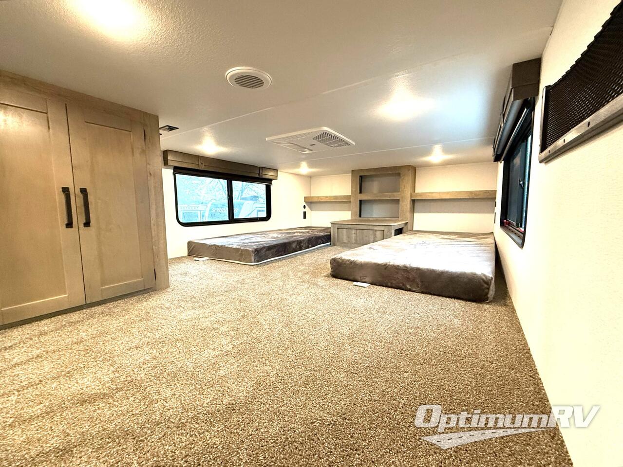 2025 Palomino Puma Destination 402LFT Photo 15