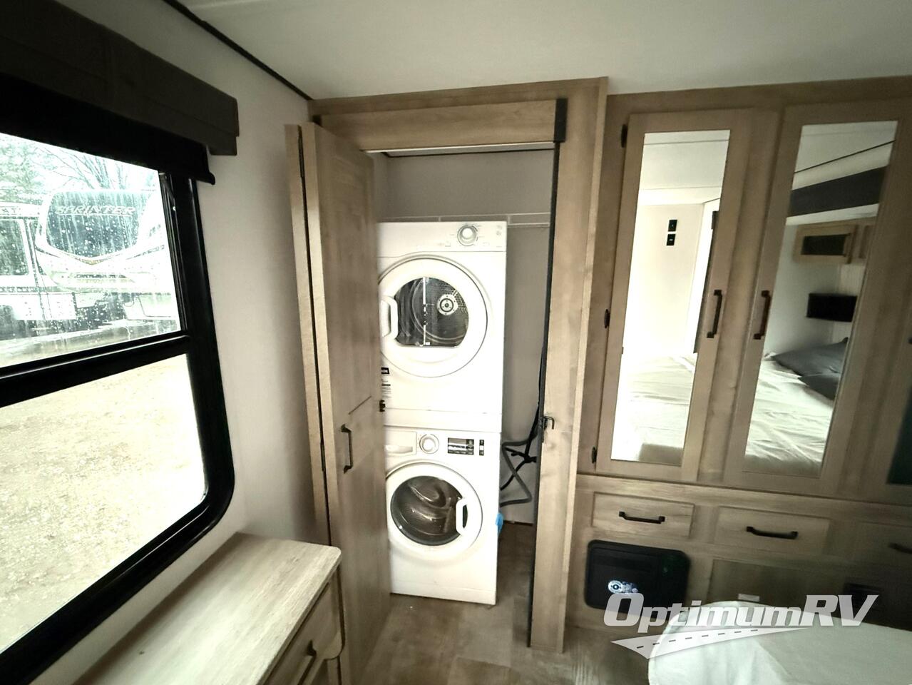 2025 Palomino Puma Destination 402LFT Photo 18