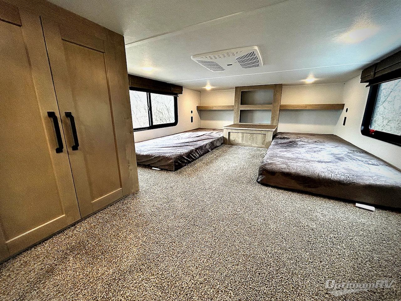 2025 Palomino Puma Destination 403LFT Photo 20