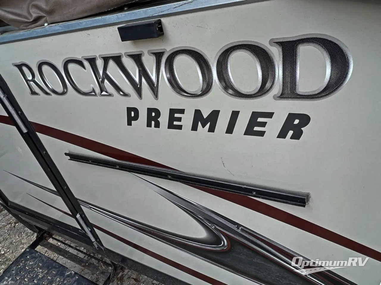 2018 Forest River Rockwood Premier 2317G Photo 5