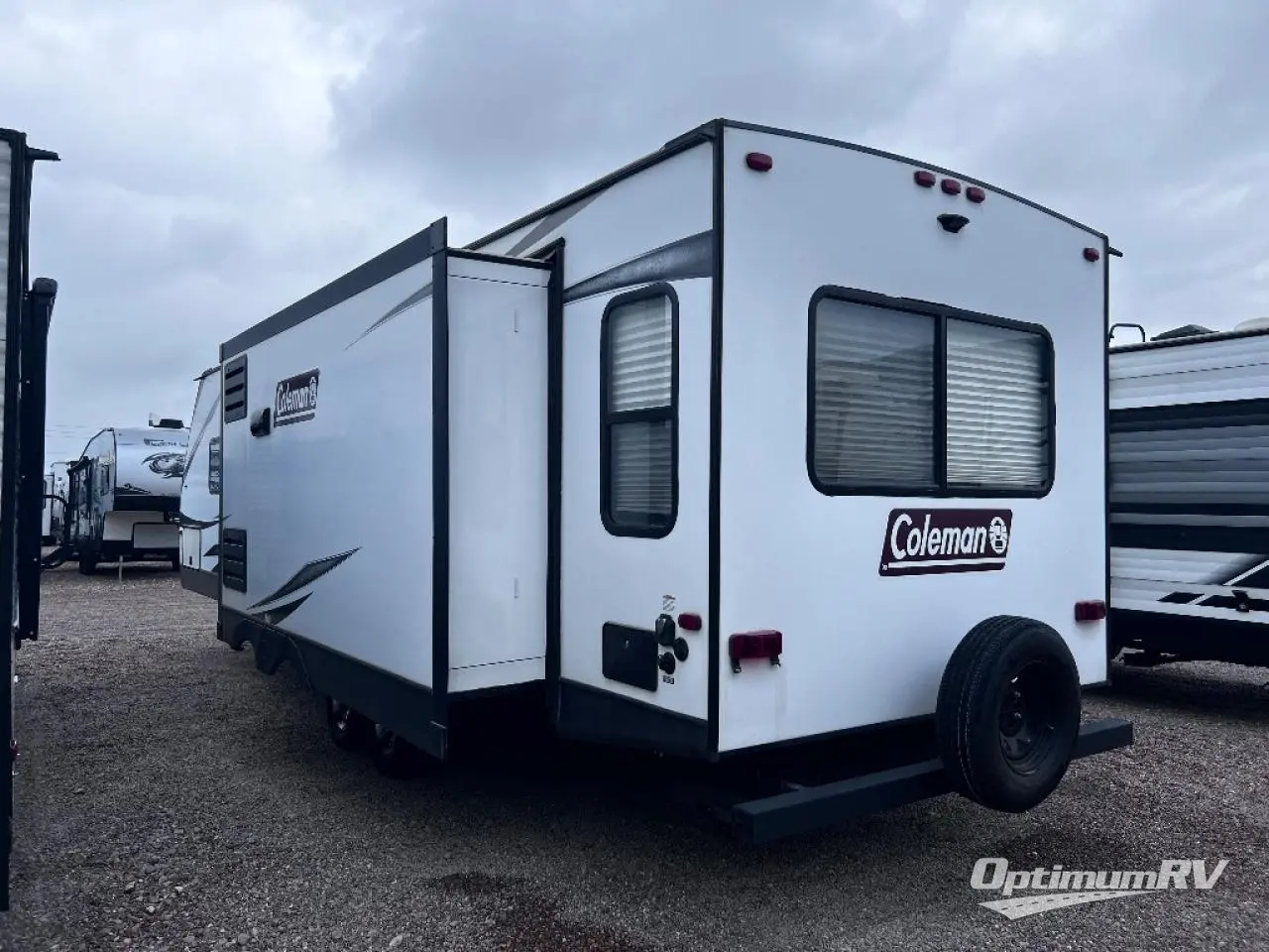 2020 Dutchmen Coleman Light 2955RL Photo 3